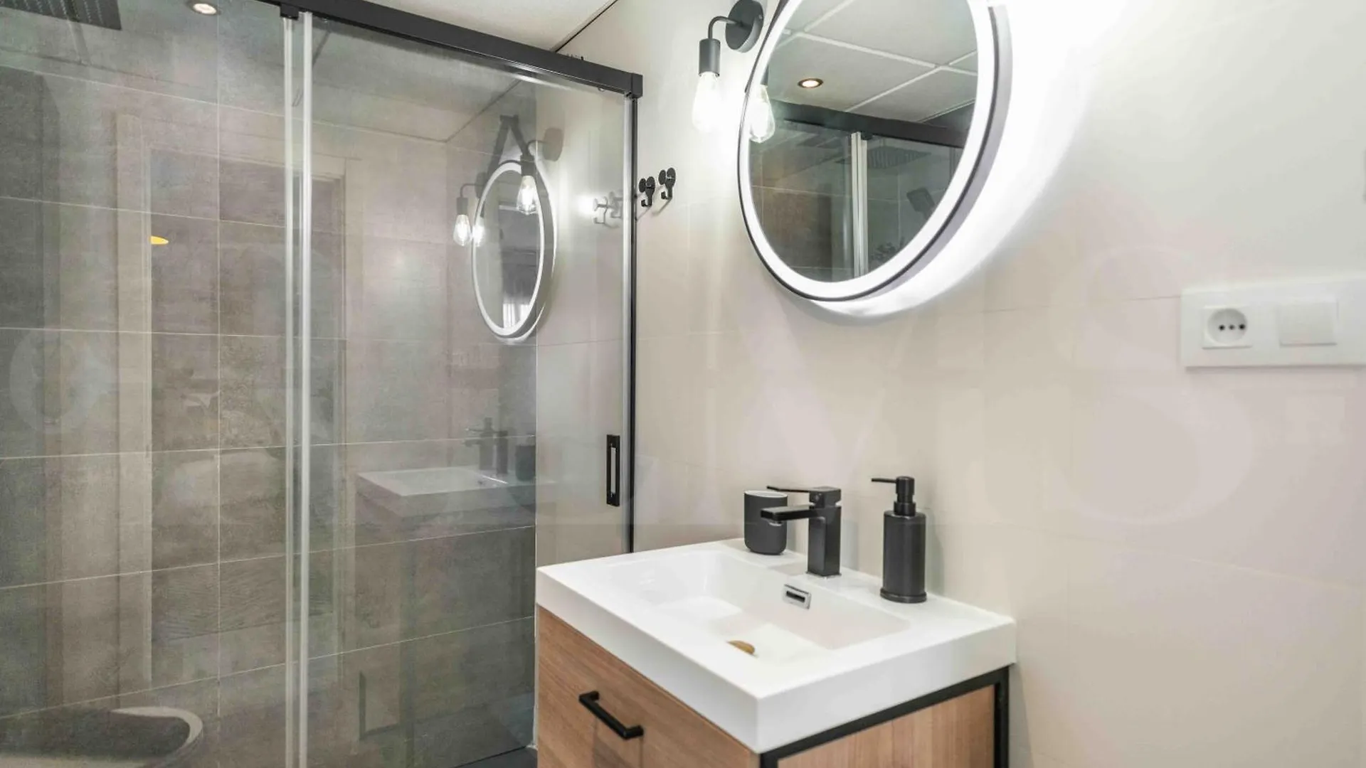 Modern Studio With Private Rooftop Terrace By Rems Apartment Malaga